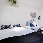 1 Bedroom - Zentral - Wifi - Kaffee - Netflix Apartment *